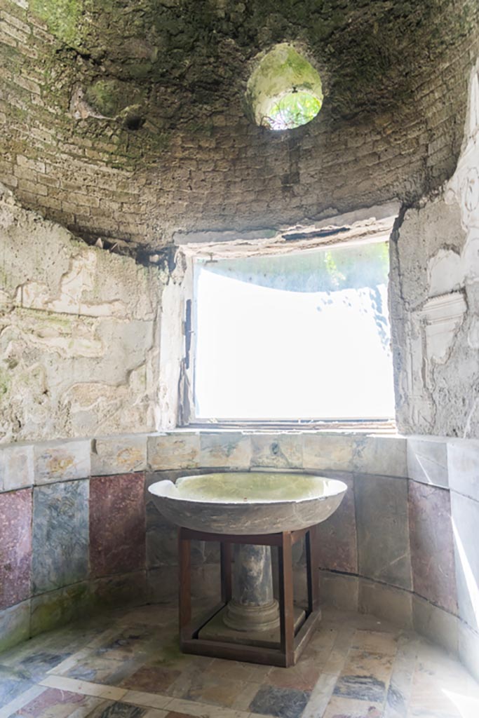 Herculaneum Suburban Baths. October 2023.
Smaller original caldarium, looking south towards window in alcove. Photo courtesy of Johannes Eber.